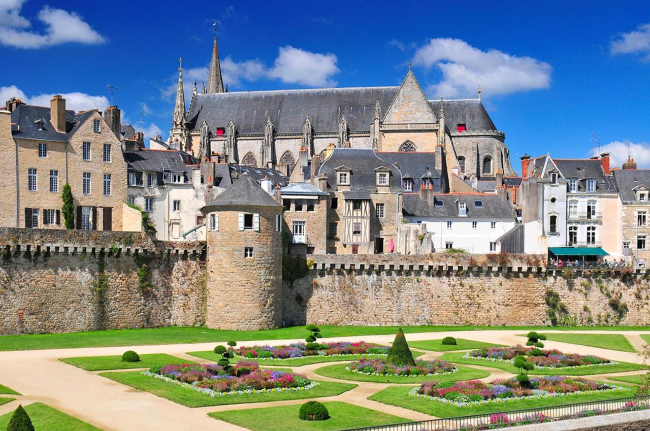 Studio Tout Confort Avec Vue Cathedrale A St Patern Vannes-Centre Apartment Exterior photo